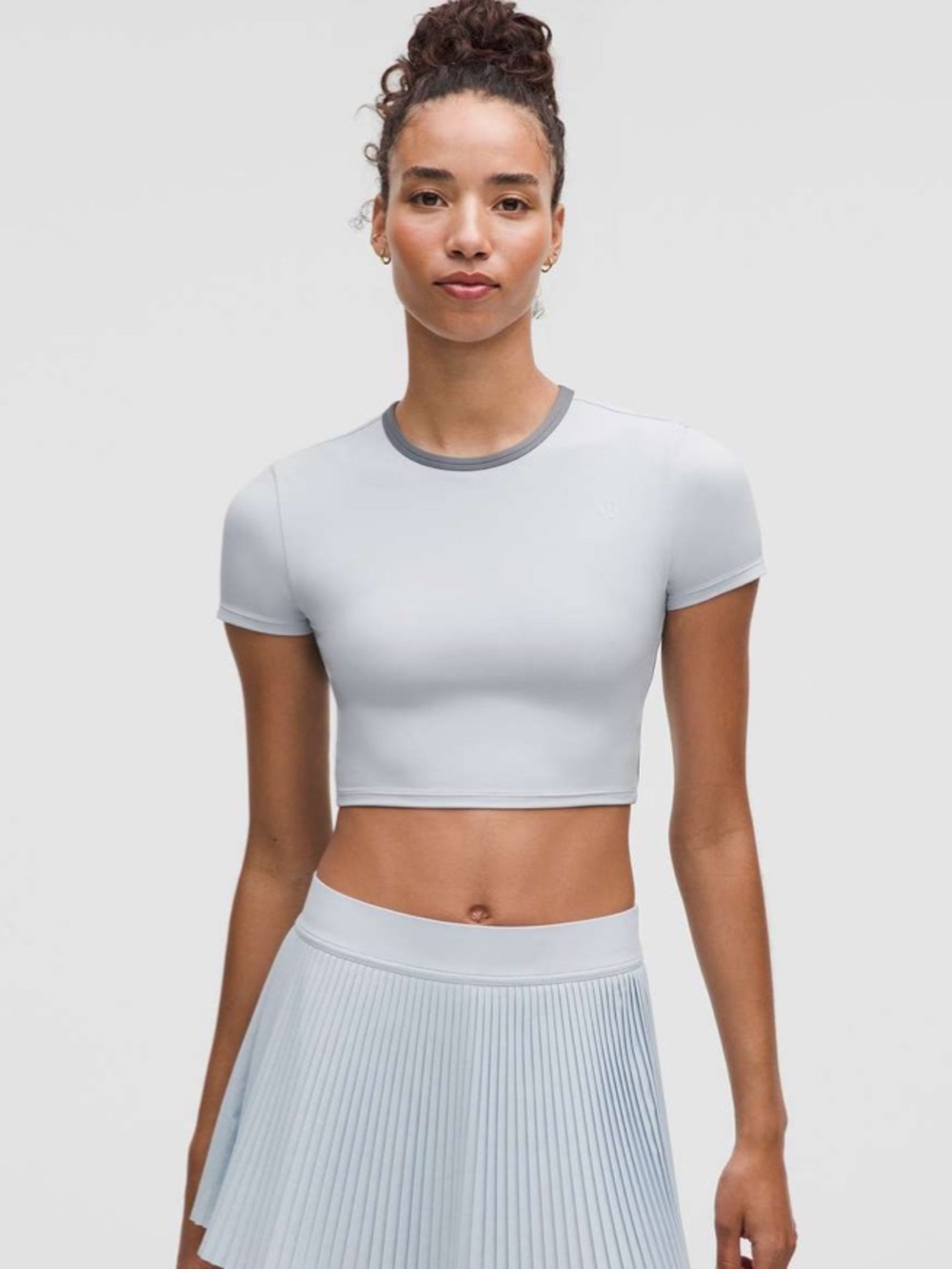 Like New Lululemon Tight-Fit Cropped Shelf-Bra T-Shirt *B/C Cup. Size XXS